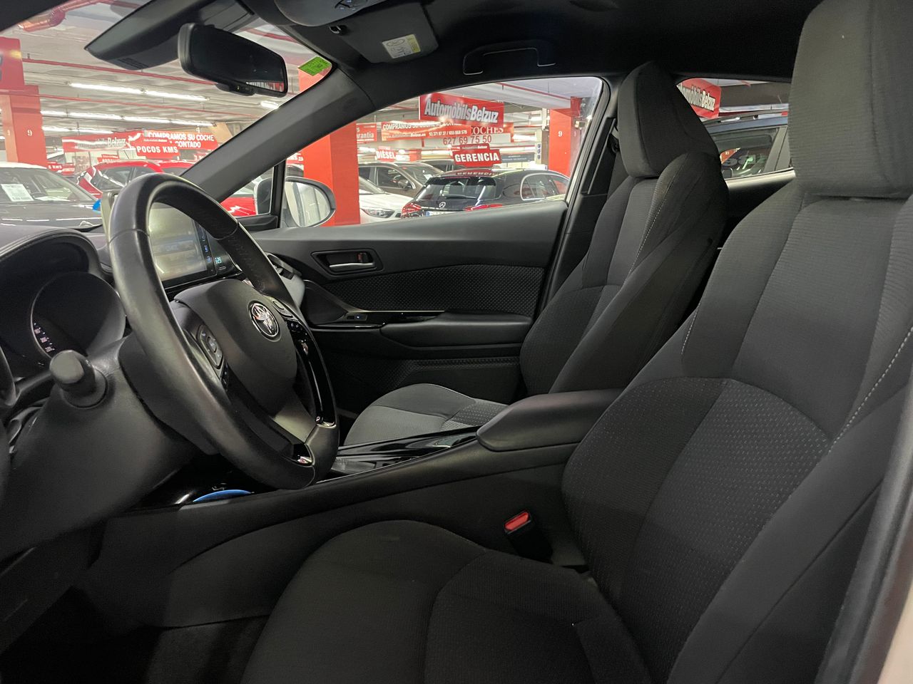 Foto Toyota C-HR 8