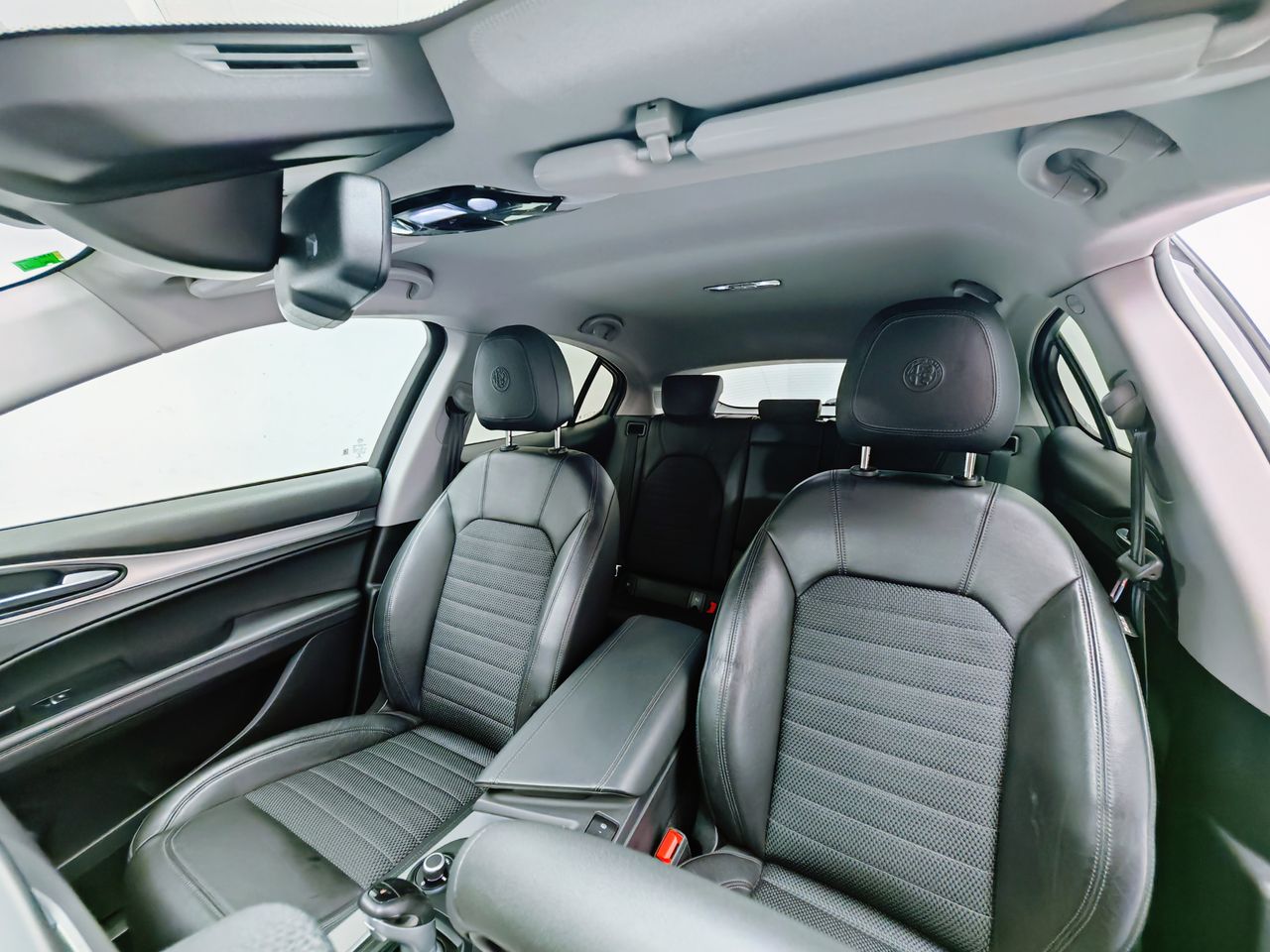 Foto Alfa Romeo Stelvio 8