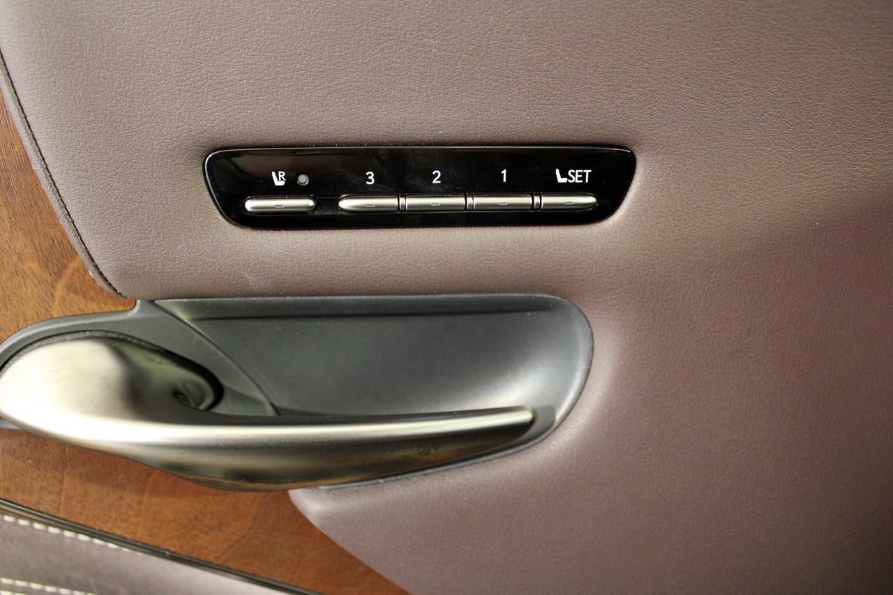 Foto Lexus LS 14