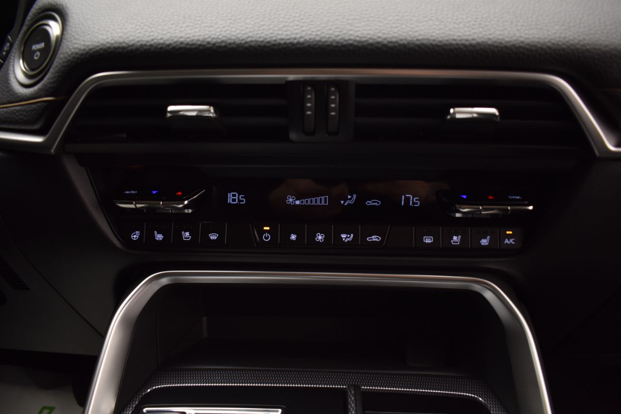 Foto Mazda CX-60 24