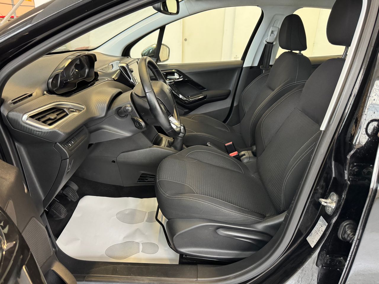 Foto Peugeot 208 4