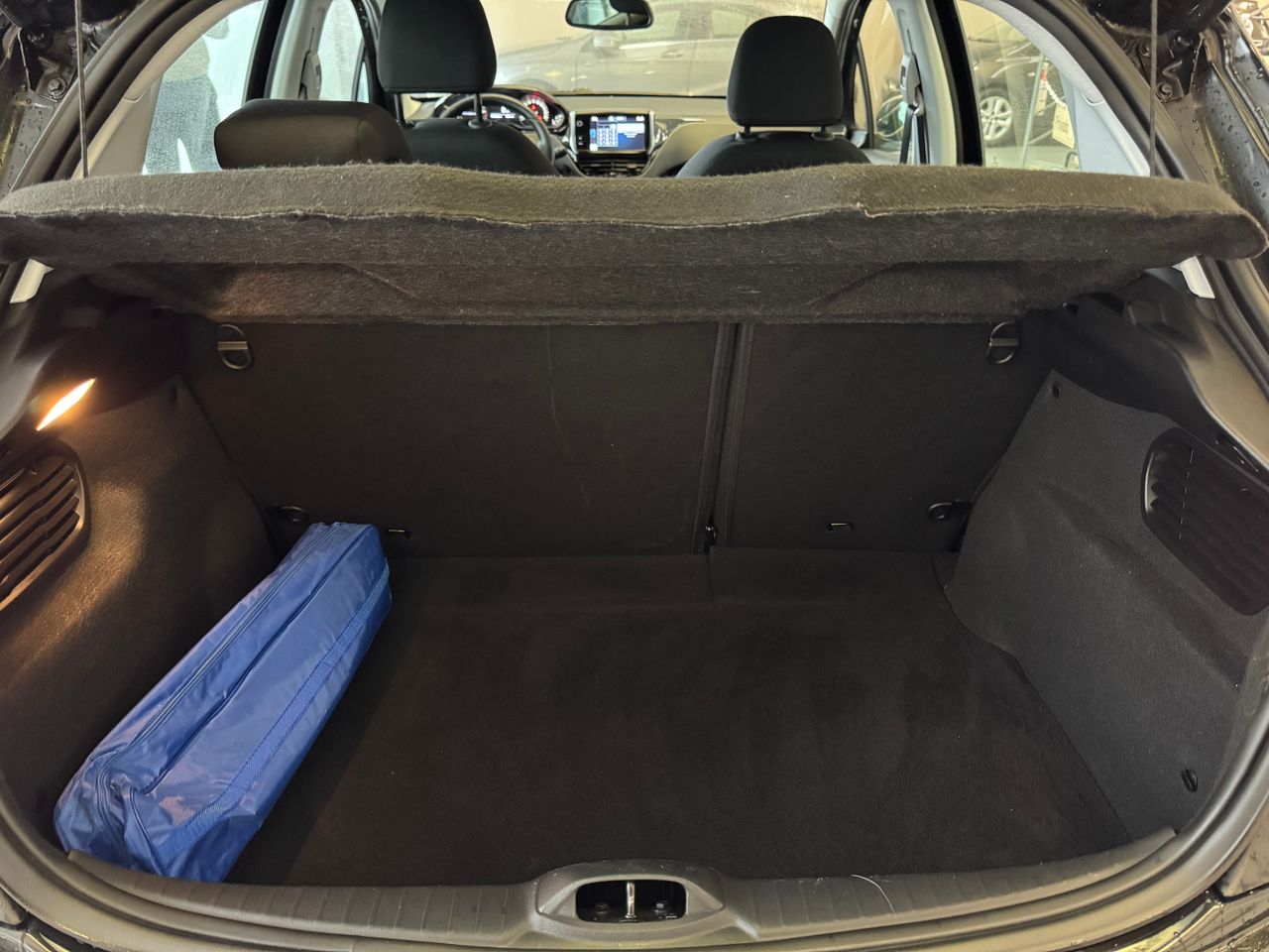 Foto Peugeot 208 10