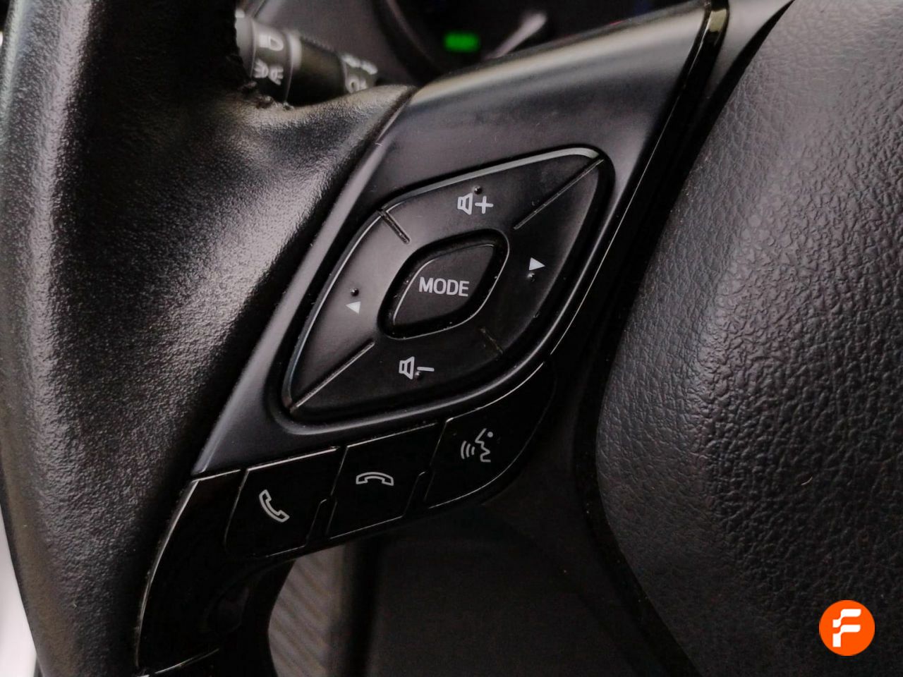 Foto Toyota C-HR 20