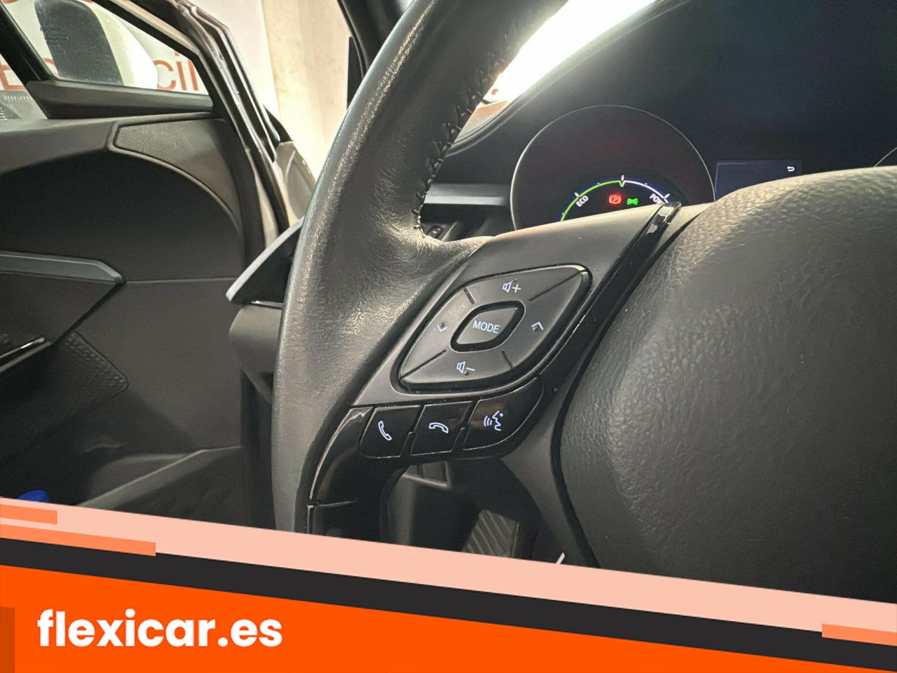 Foto Toyota C-HR 15