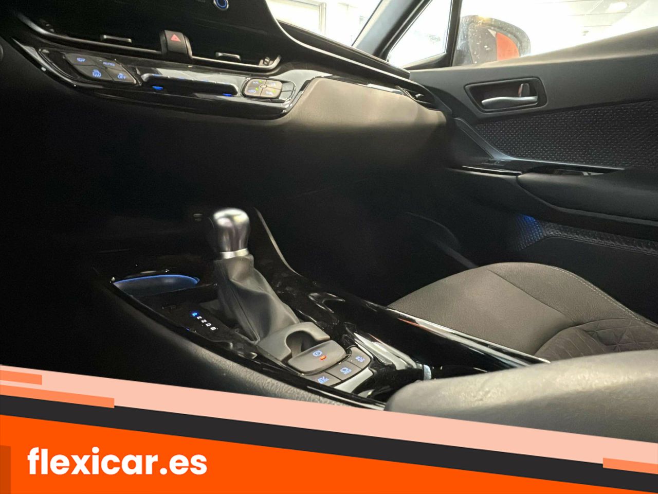 Foto Toyota C-HR 22