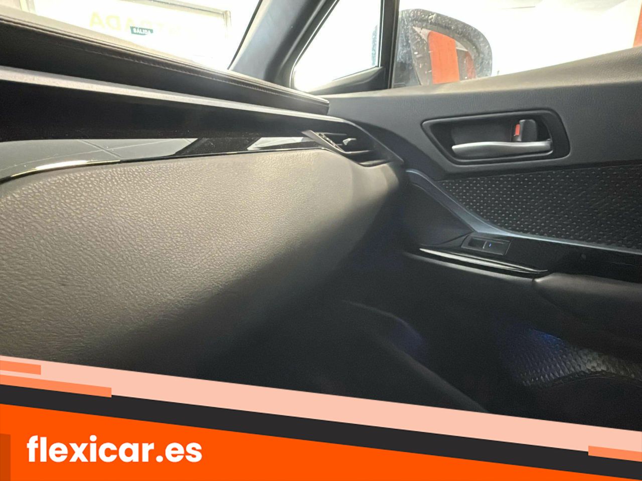 Foto Toyota C-HR 23