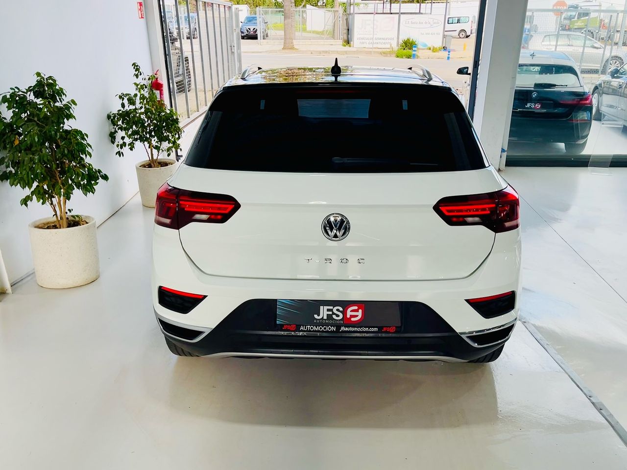 Foto Volkswagen T-Roc 6
