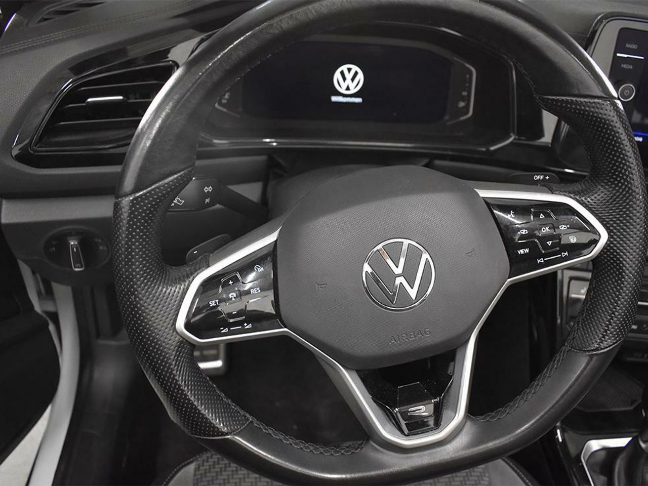 Foto Volkswagen T-Roc 11