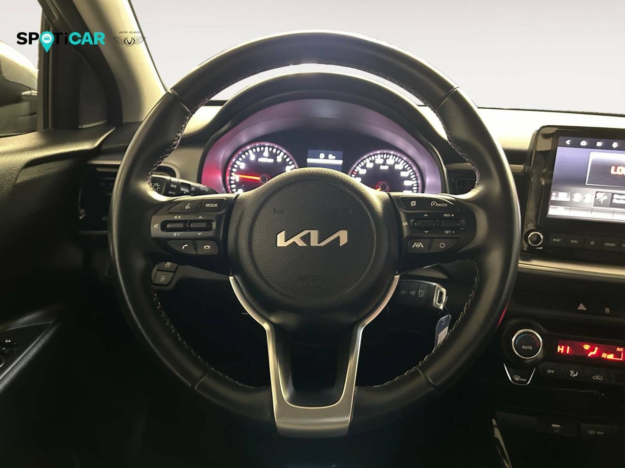 Foto Kia Stonic 12