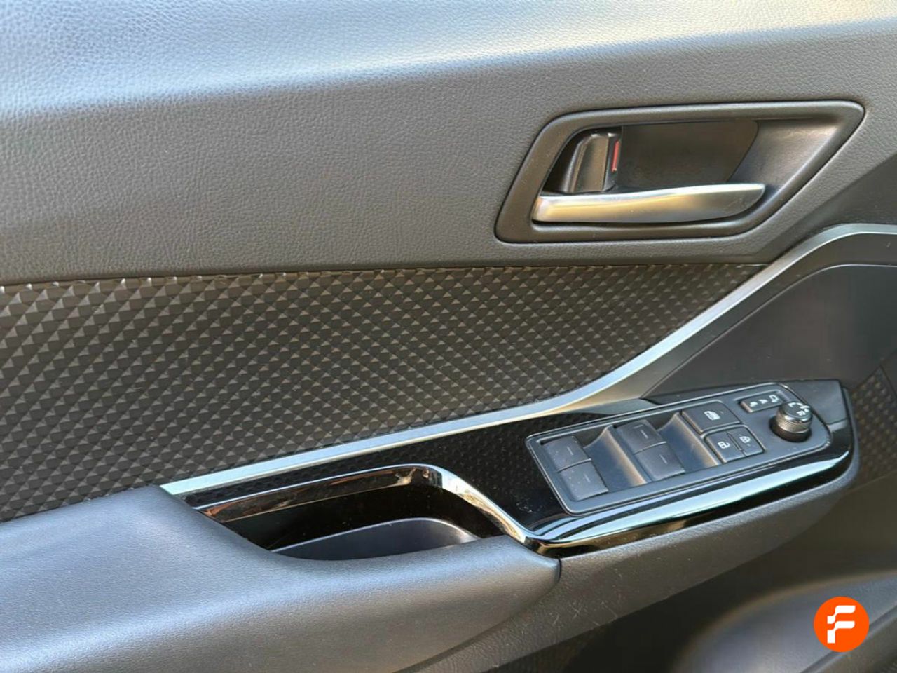 Foto Toyota C-HR 26