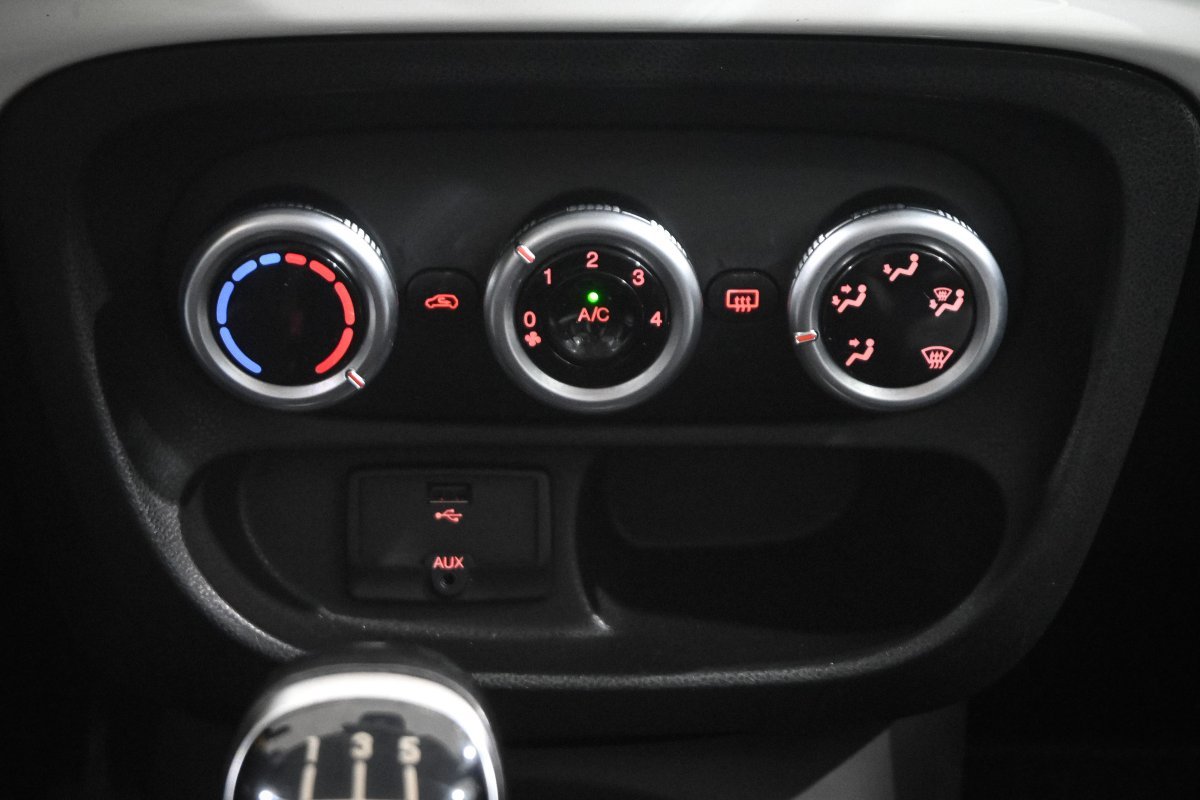 Foto Fiat 500L 16 Foto Fiat 500L 16