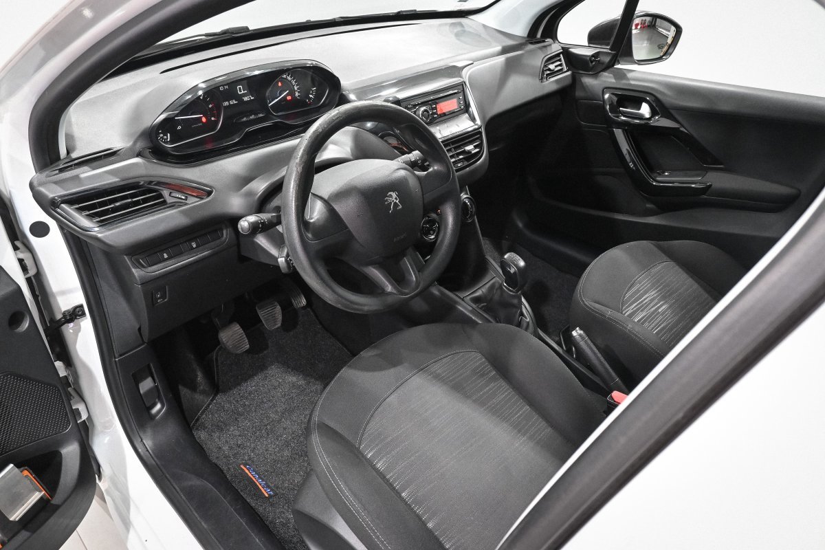 Foto Peugeot 208 8 Foto Peugeot 208 8
