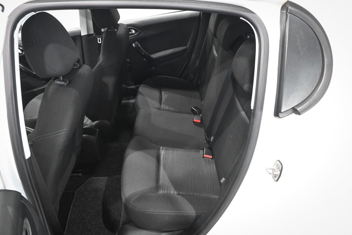 Foto Peugeot 208 10 Foto Peugeot 208 10