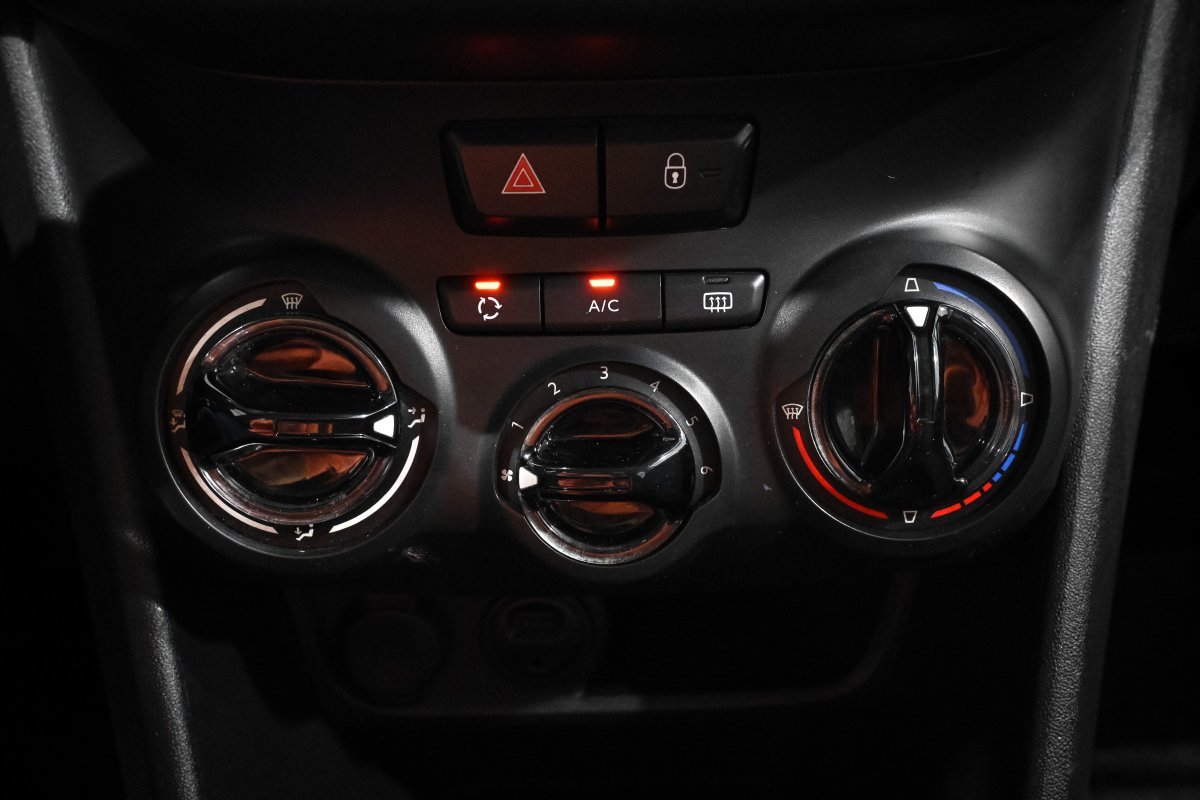 Foto Peugeot 208 13 Foto Peugeot 208 13