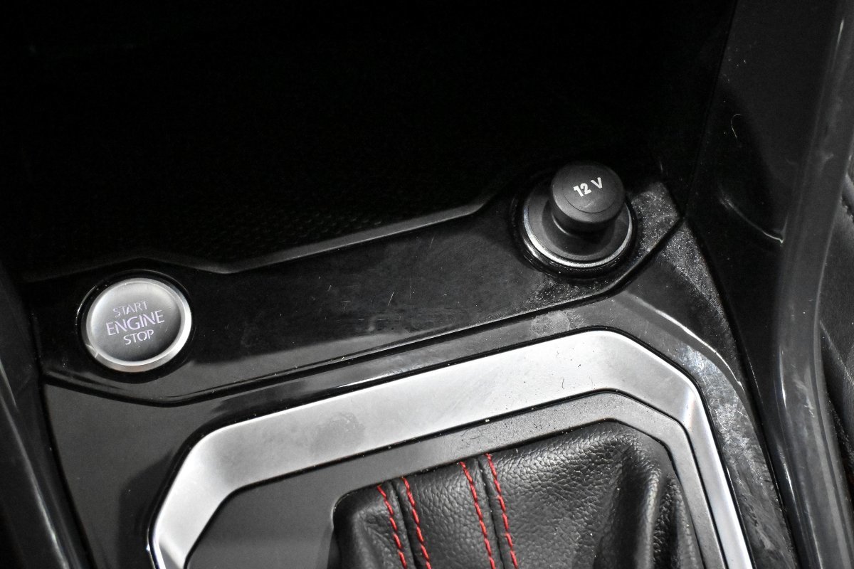 Foto Volkswagen T-Roc 24