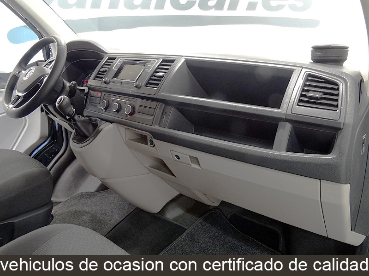 Foto Volkswagen Caravelle 23 Foto Volkswagen Caravelle 23