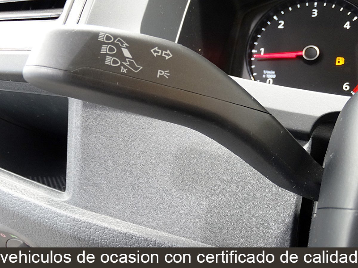 Foto Volkswagen Caravelle 26 Foto Volkswagen Caravelle 26