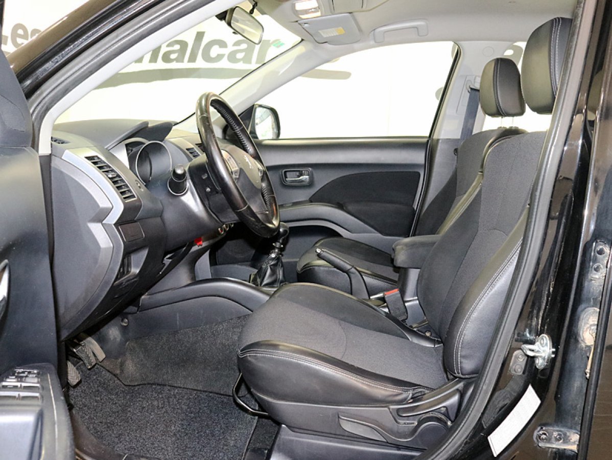 Foto Peugeot 4007 11 Foto Peugeot 4007 11