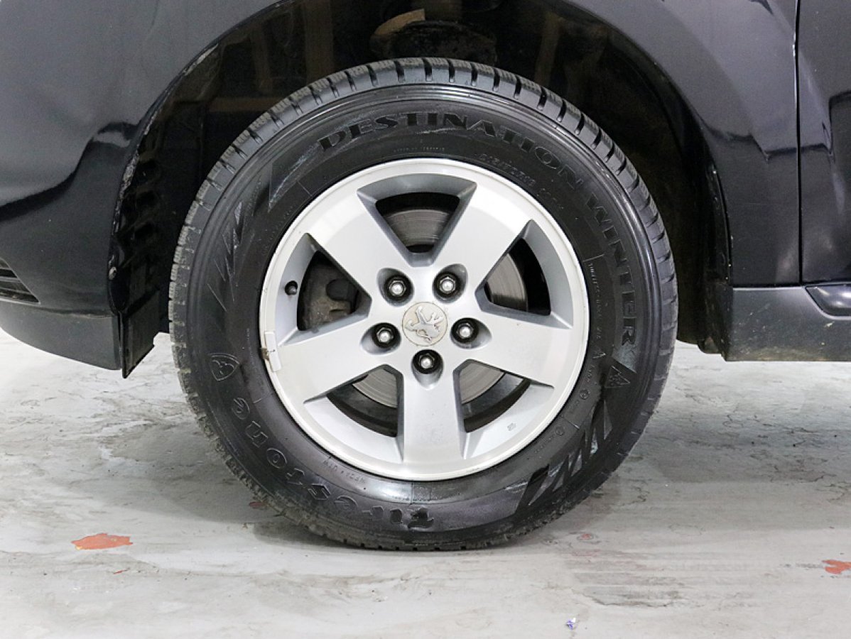 Foto Peugeot 4007 18 Foto Peugeot 4007 18