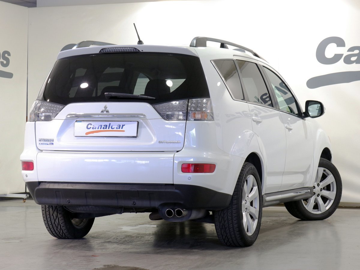 Foto Mitsubishi Outlander 4 Foto Mitsubishi Outlander 4