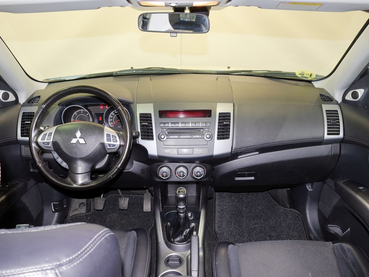 Foto Mitsubishi Outlander 21 Foto Mitsubishi Outlander 21