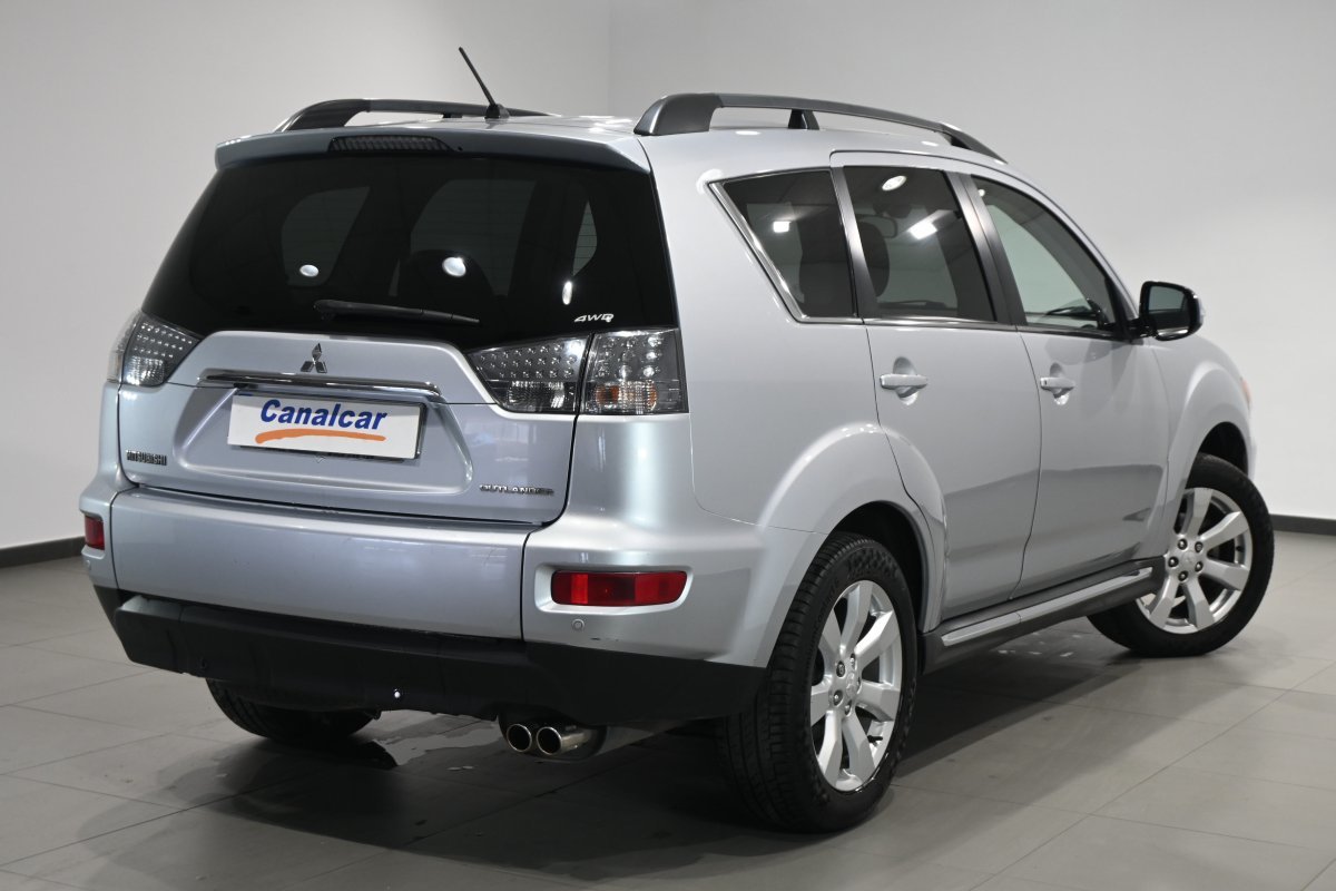 Foto Mitsubishi Outlander 4 Foto Mitsubishi Outlander 4
