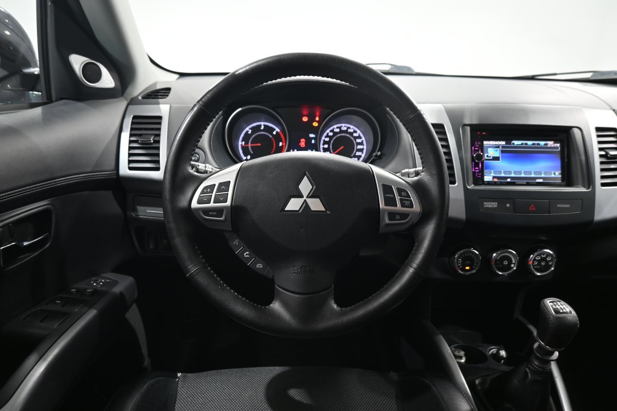 Foto Mitsubishi Outlander 20 Foto Mitsubishi Outlander 20