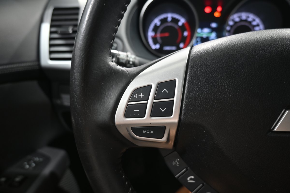 Foto Mitsubishi Outlander 23 Foto Mitsubishi Outlander 23