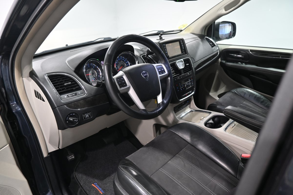 Foto Lancia Voyager 10 Foto Lancia Voyager 10