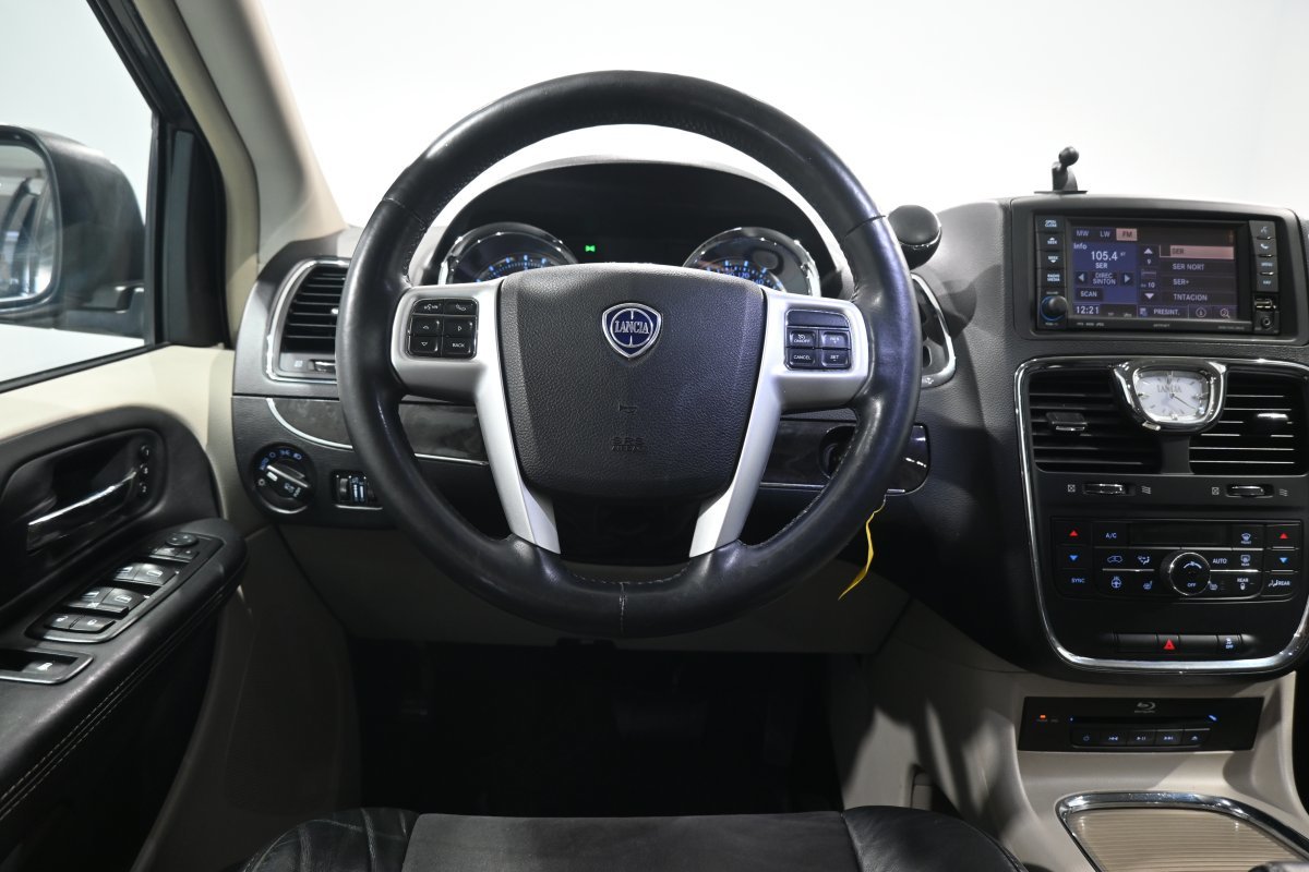 Foto Lancia Voyager 21 Foto Lancia Voyager 21
