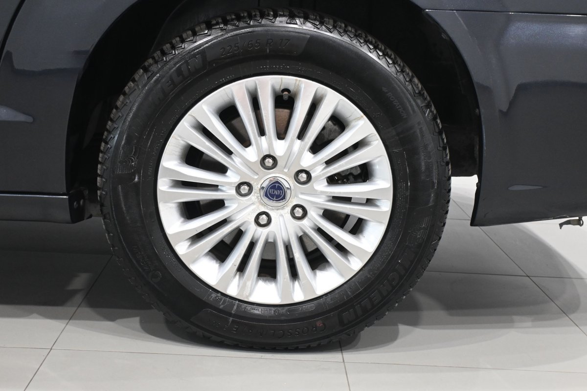 Foto Lancia Voyager 29 Foto Lancia Voyager 29