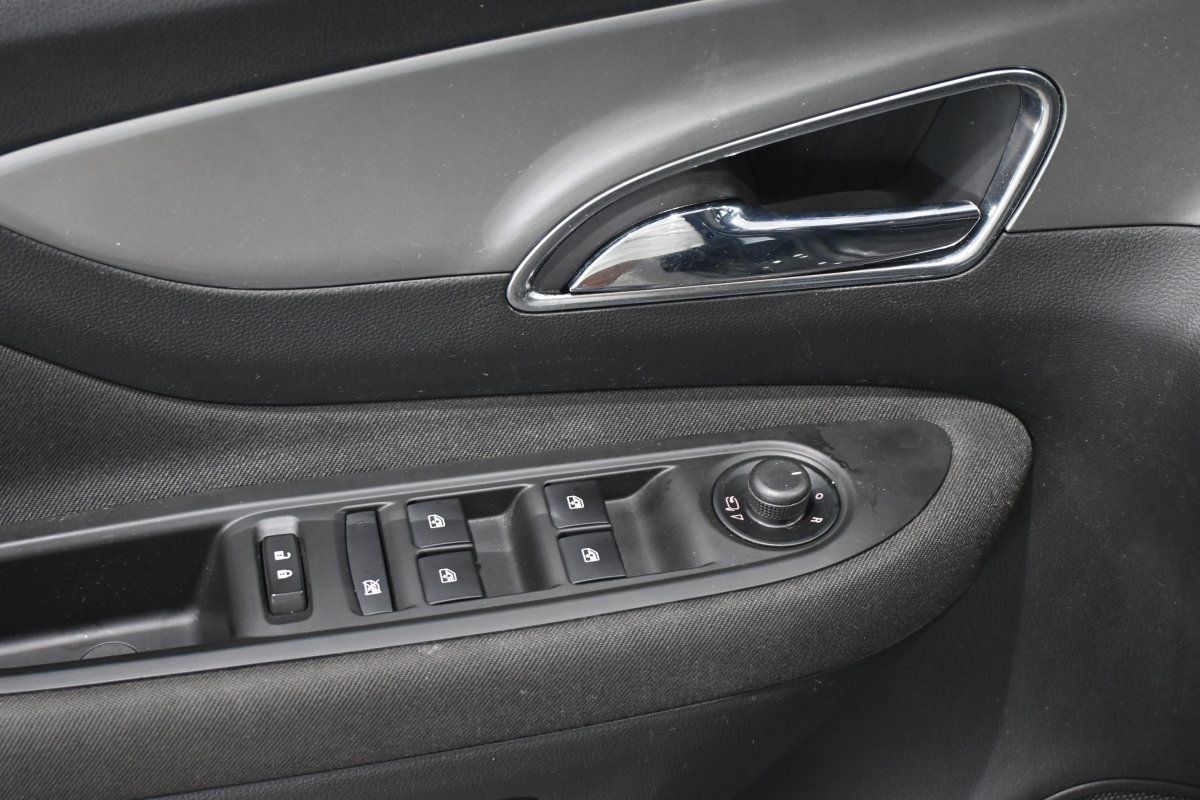 Foto Opel Mokka 25 Foto Opel Mokka 25