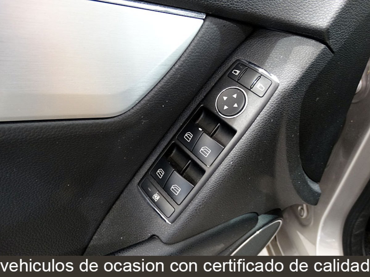 Foto Mercedes-Benz Clase C 26