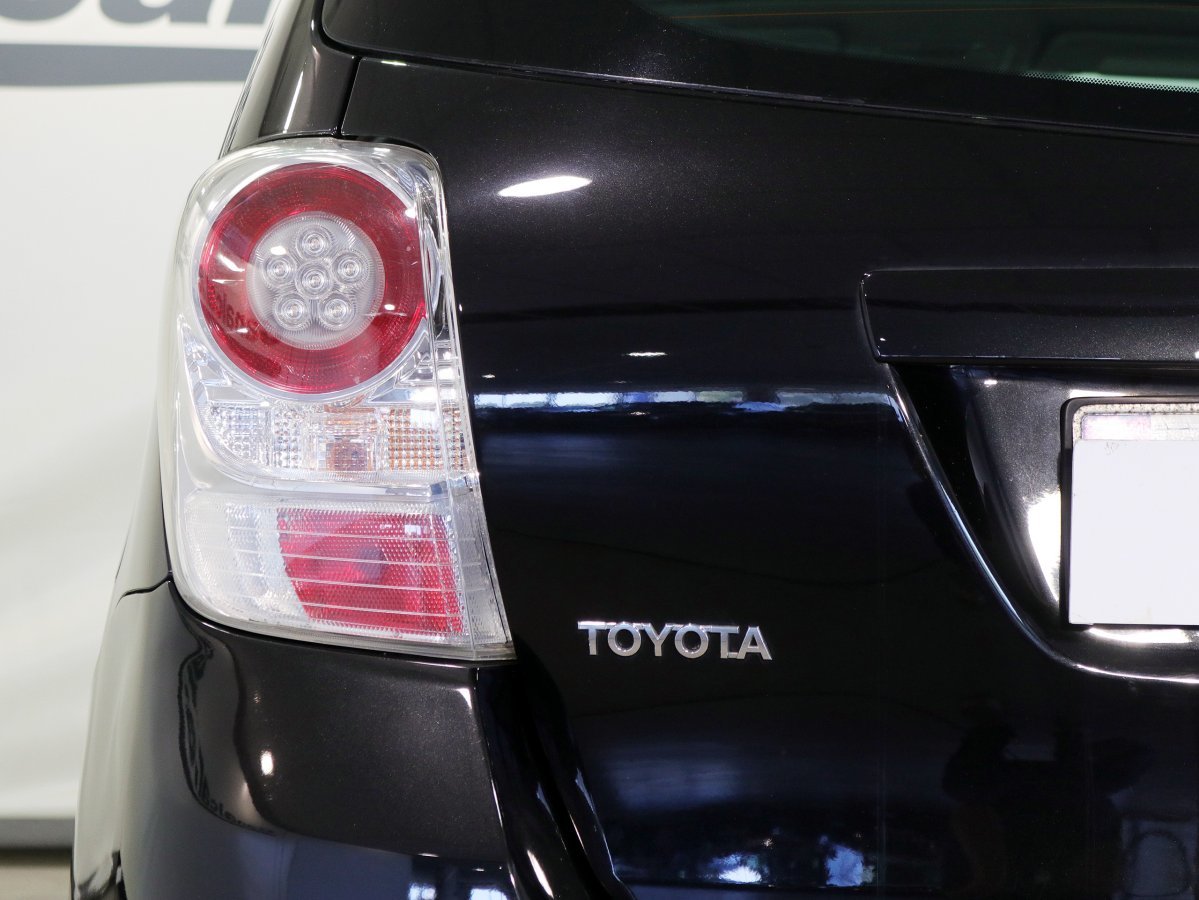 Foto Toyota Corolla Verso 10